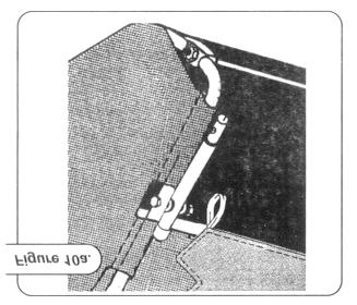 OBR. 9 A 10 9. Do prostřední části horních bočních trubek (56) vložte Z VNĚJŠÍ STRANY šrouby 5/16 x 2-1/2 (45).