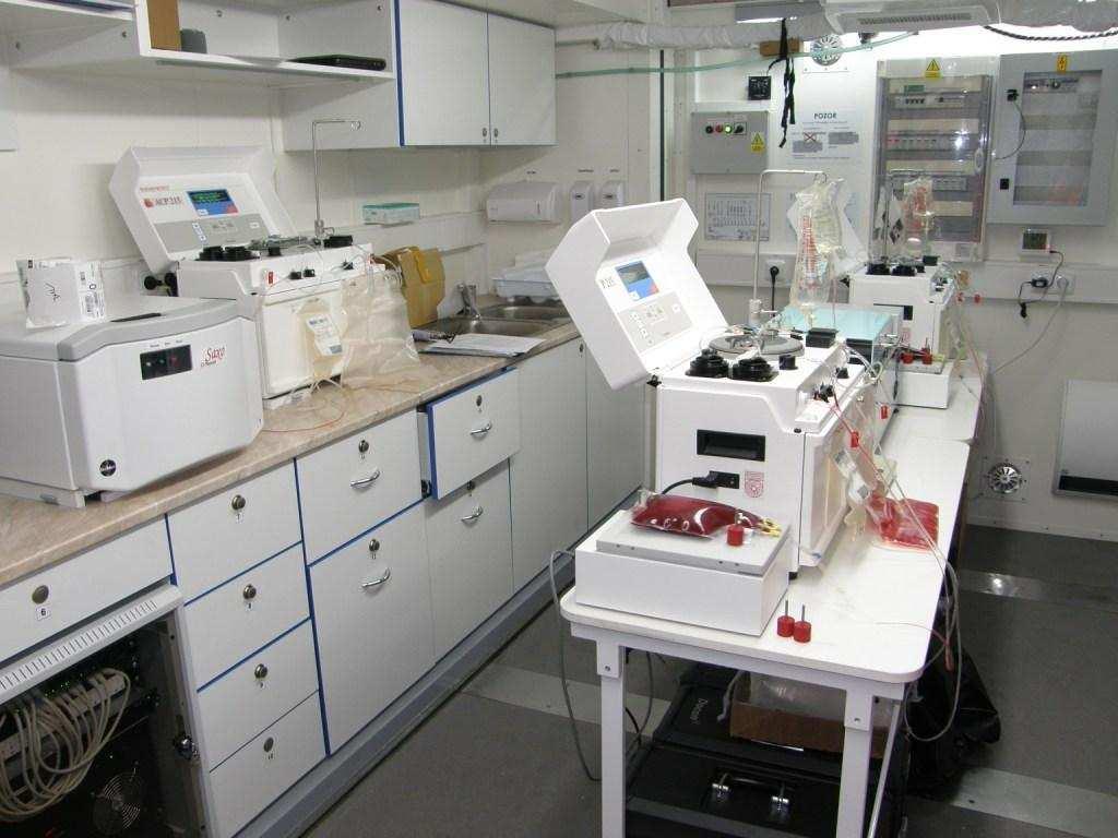 vyšetření infekčních markerů (v BHL) Monitorovací zařízení KESA měření teploty a vlhkosti v prostoru měření koncentrace CO 2 v