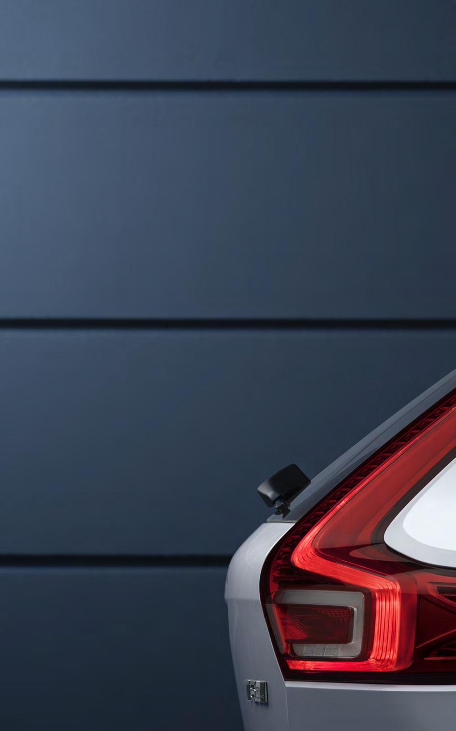 2 VOLVO XC40 NOVÉ POJETÍ DESIGNU Seznamte se s Volvem XC40, kompaktním SUV zrozeným ze švédského