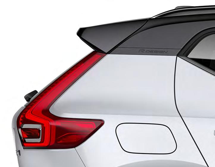 Tak zdůrazňuje silný charakter vozu a zároveň perfektně ladí s dalšími designovými prvky exteriéru, které jsou též