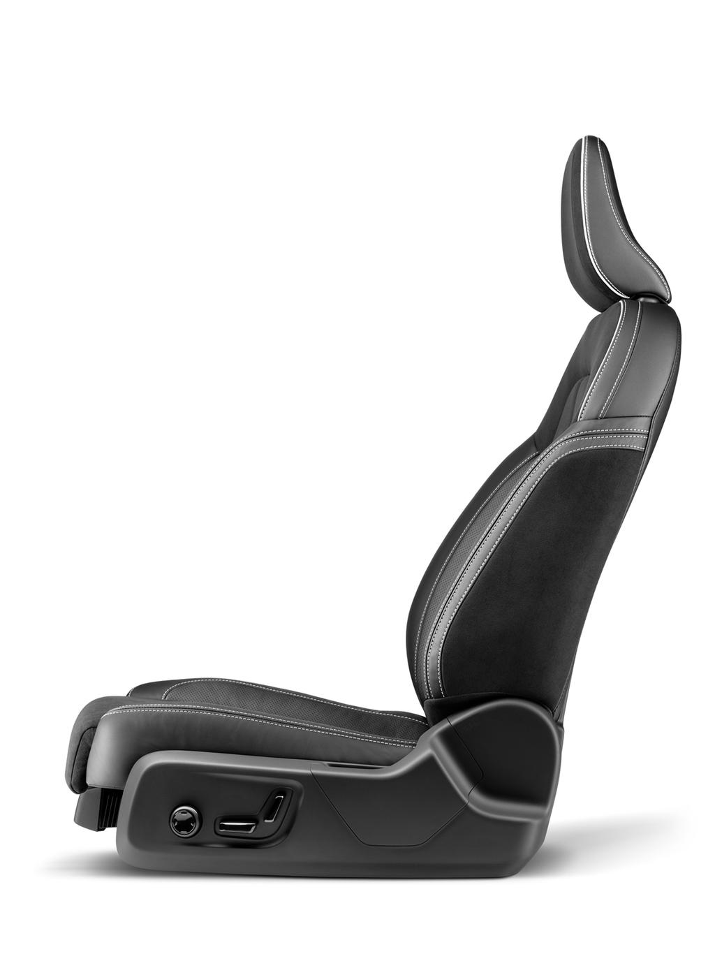 VOLVO XC40 R-DESIGN 53 Čalounění v kombinaci textil Nubuck / jemná kůže Nappa v tmavém odstínu Charcoal, koberečky a polstrování panelů dveří v tmavém odstínu Charcoal, RB00 (standardní výbava)