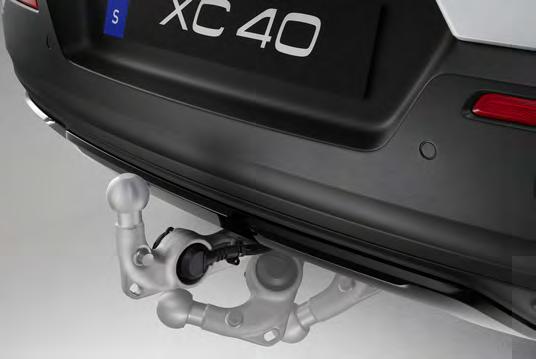 PŘÍSLUŠENSTVÍ 65 STŘEŠNÍ NOSIČE (PŘÍČNÍKY) Protože je zde Volvo XC40 proto, aby Vás podporovalo ve Vašich vášních, vybavené našimi stylovými nízkoprofilovými nosiči (příčníky) Vám umožní vzít si s