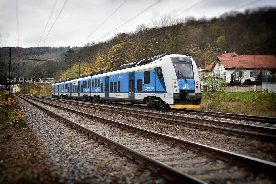 Výzkum v oblasti dvouzdrojových vozidel na Dopravní