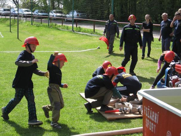 Za Lhoty u Potštejna soutěžilo jedno družstvo mladších žáků (Veronika Flegelová, Ondřej Hlávka, Vojtěch