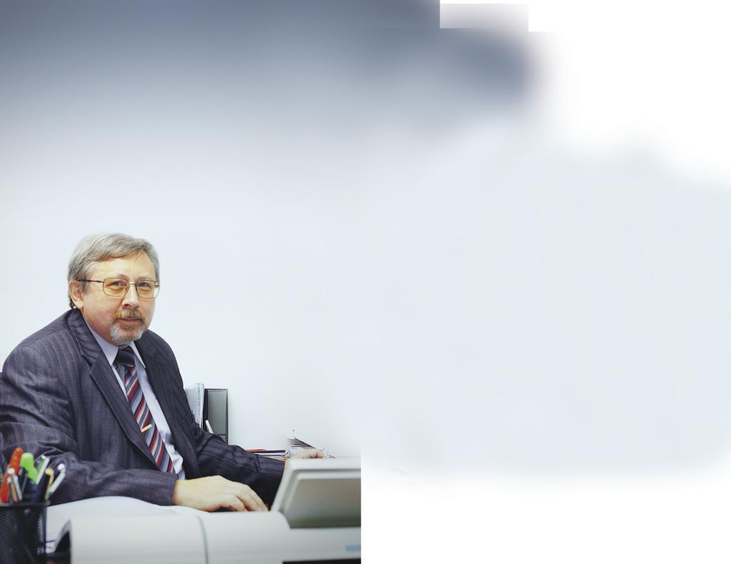 6 ÚVODNÍ SLOVO Rok 2006 byl pro Český telekomunikační úřad především ve znamení intenzivních prací na realizaci prvního cyklu analýz relevantních trhů jako další klíčové součásti implementace
