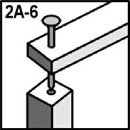 Odchylka od vodorovné roviny nesmí být větší než 25 mm (obr. 2A-9). a. Všechny tři kůly zatlučte do úrovně země a vzájemně proměřte vodováhou. Musí se nacházet ve vodorovné rovině. b. Vezměte hranol o průřezu 5x10 cm a délce, která odpovídá rozměru S v tabulce na straně 4 pro příslušnou velikost bazénu.