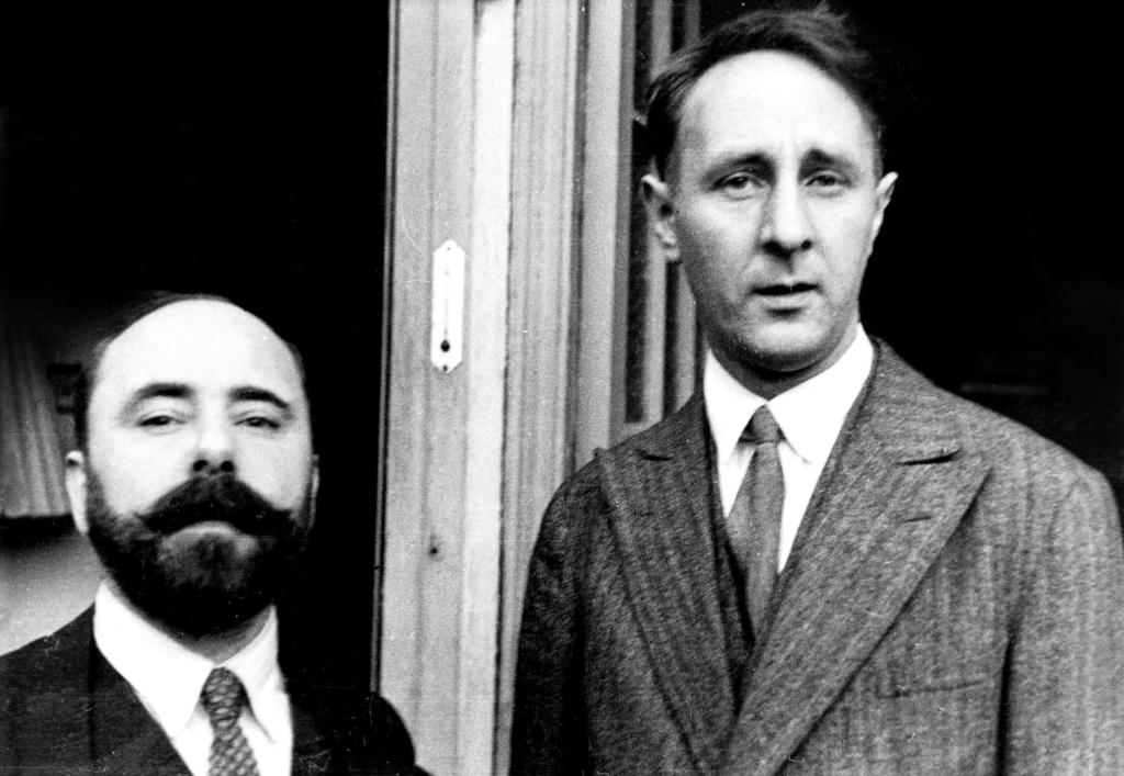 kláštereckého porcelánu? Nepochybně z četných kresebných zachycení její podoby a jejích tanců, převedených následně do graﬁckých listů. Můžeme to určit poměrně jistě a jasně.