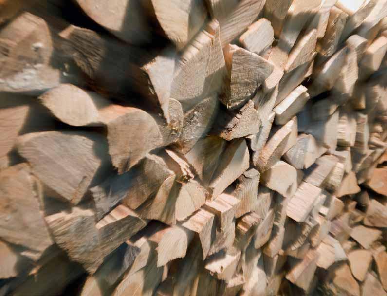 GARDENA sekery Jedna sekera pro všechny druhy práce se dřevem Ke kácení, štípání, odvětvování a zpracování dřeva.