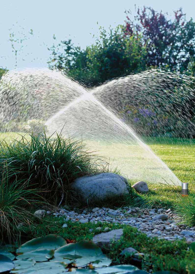 GARDENA Sprinklersystem Pohodlná, spolehlivá a snadná instalace Trvale podzemně nainstalované výsuvné zadešťovače jsou zárukou vašeho krásného trávníku; po ukončení zavlažování znovu zmizí pod zemí.