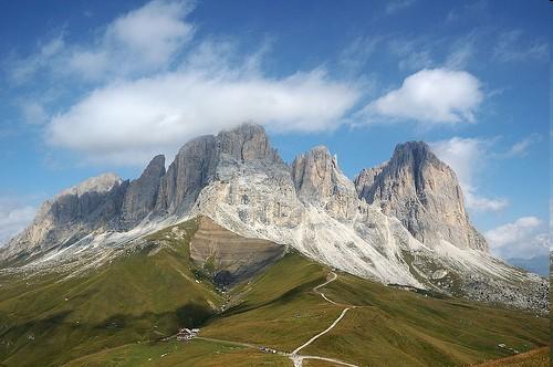 Vápenec, dolomit italské Dolomity Zdroj: http://www.