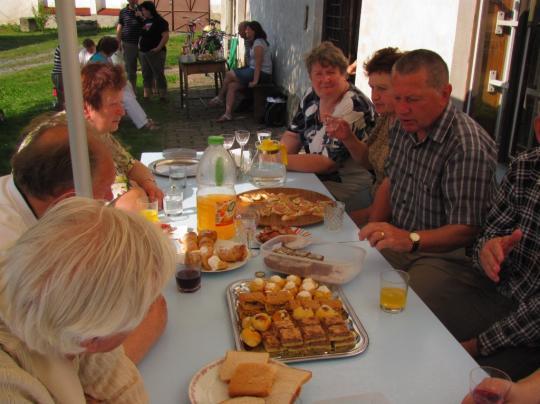 Farnost zahrnuje městskou část Prostějov-Vrahovice a obec