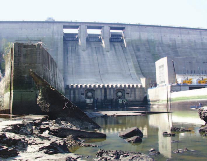 VD Kamýk na Vltavě Hlavním účelem VD je základní vyrovnávání kolísání průtoků způsobené špičkovým provozem elektrárny na VD Orlík. Vyrovnávací prostor nádrže je jen 4,65 mil.