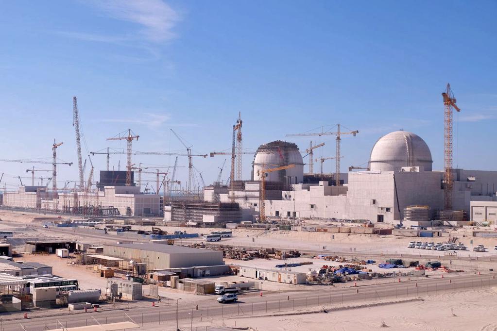 Výstavba jaderné elektrárny Barakah ve Spojených Arabských Emirátech (Dokončení bloků v roce 2017: 1. blok 95 %, 2. blok 84 %, 3. blok 73 %, 4. blok 49 %.