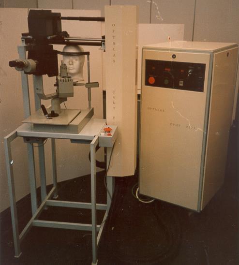 Laserový systém OFTLAS FJFI pulsní Nd YAG 1000 mv 800 mv 2ns/div 600 mv 400 mv 200 mv 0 mv 1000 mv 800