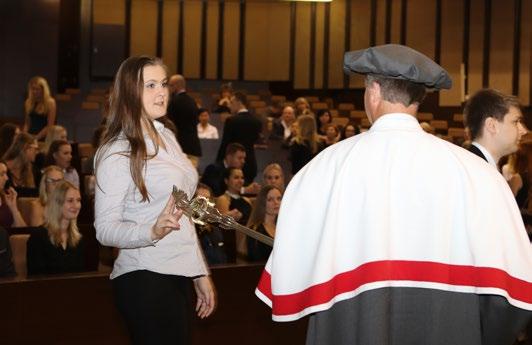 Obchodní akademie Český Těšín, Gymnázium a Obchodní akademie Orlová aj.).