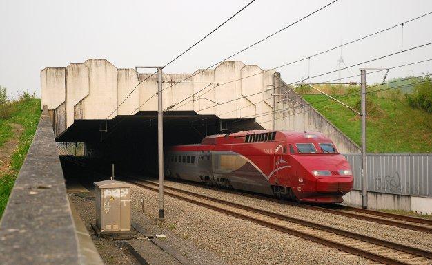 PROVOZ 10/2011 Před cca 15 minutami opustil Eurostar 3211 coby spoj Eurostar 9129 z Bruselu do Londýna výchozí stanici. Po dalších 90 minutách cesty zastaví v cíli své cesty.