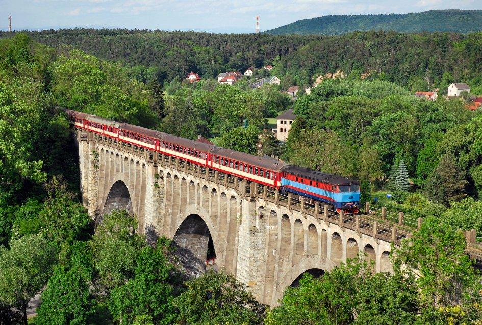 Jednalo se o rychlík 11 47, který stejně jako ostatní Tanvlady nepředstavuje pro grafikon rušící,