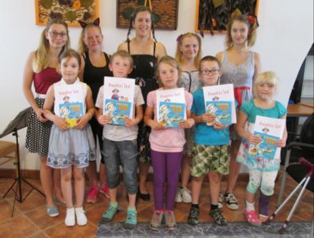 Pasování na čtenáře Ve středu 30. května pět žáků z 1. třídy navštívilo Městskou knihovnu v Litomyšli, kde proběhlo slavnostní pasování na čtenáře.