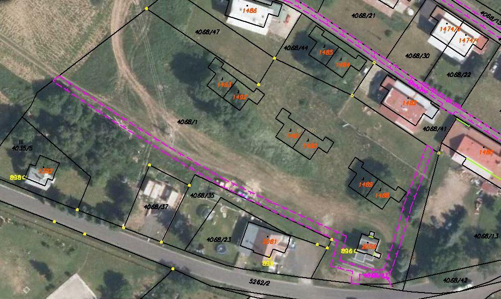 Obrázek 3: Pozemek s par. č. 4068/1 Jelikož diplomová práce bude sloužit jako podklad pro výuku v terénu, bylo nutné úlohu úmyslně zjednodušit.