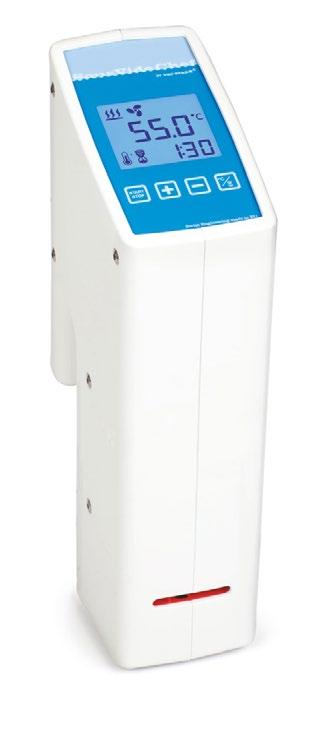 Kompaktní ponorné Sous-Vide Chef přístroje Sous-Vide Chef Home Nejnovější produkt SouVideChef Home je vybaven antireflexním dotykovým displejem, SSR a ventilací pro chlazení elektroniky.