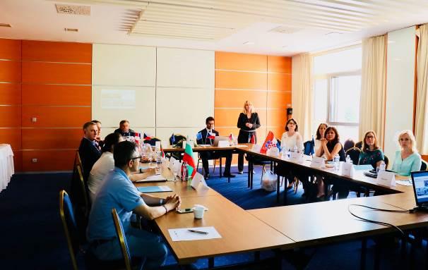 dne přišla účastníky ze souběžného meetingu inciativy EU COST Action IS1402