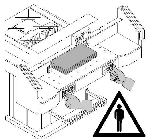 Bezpečnostní opatření Stroj je určen pro řezání stohu papíru na určenou velikost. Tento stroj je konstruován pro obsluhu pouze jednou osobou! POZOR!