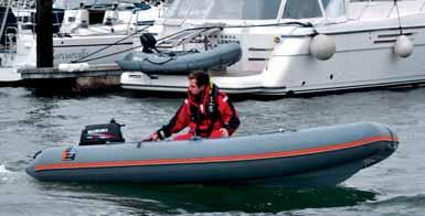 sk NAFUKOVACÍ ČLUNY F-RIB 275 RF Sprint Cena: 2 390 EUR včetně DPH F-RIB 330