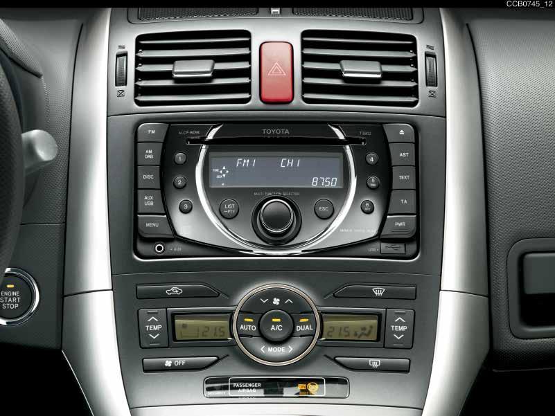 Audio a videosystémy Multimediální zařízení Toyota zabudovaná v interiéru vozu jsou velice příjemná společensky i z rodinného hlediska.
