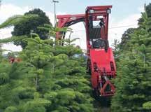 STROMKŮ Pro středně velké plantáže je určený nosič nářadí E4H Pro větší plochy