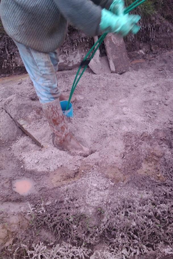8) Zalití vrtu speciální cementovou směsí.