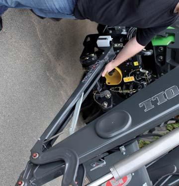 pomocí spojky Hydro-Fix lze čelní nakladače značky STOLL na traktor připevnit a odpojit jen v několika krocích.