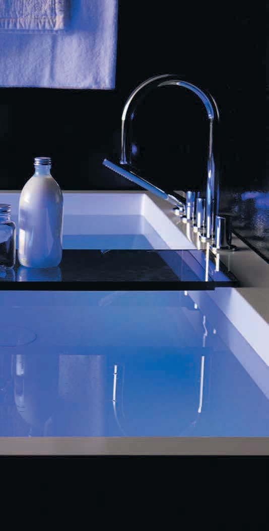 Vany a sprchové vaničky LAUFEN byly vyvinuty pro maximální relaxaci a regeneraci v koupelně.