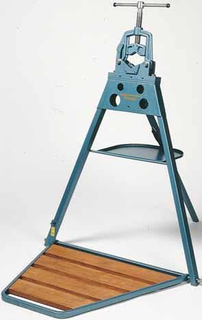 1 10,0 Přenosný pracovní stojan s trubkovým svěrákem Deska pro ohýbání trubek. Odkládací polička pro nářadí a sklopná podlaha pro stabilitu.