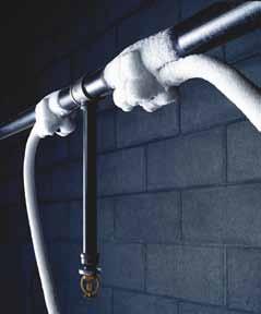 Zmrazovač potrubí SuperFreezer je snadno použitelné zařízení na zmrazování potrubí, které umožňuje dodavateli prací ponechat při opravách vodní systémy v provozu.