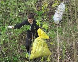 Z odpadu jsou vytřiďovány plasty, které jsou předány k recyklaci.