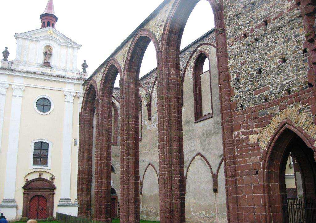 Jenom stručně něco z historie. Sázavský klášter založil svatý Prokop-tehdy ještě poustevník, spolu s knížetem Oldřichem.