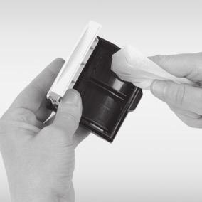. Alternativně lze kazety na fólie v ponořit v koupeli s dezinfekčním prostředkem, který je slučitelný s materiálem kazety (např. Dürr ID 212 forte).