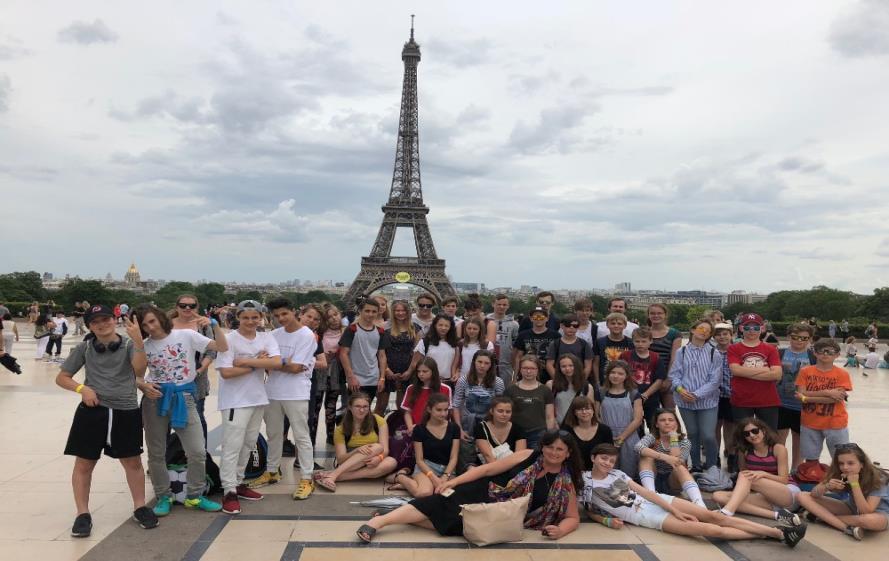 Ve dnech 27. 5. - 30. 5. se 41 žáků 2. stupně zúčastnilo zájezdu do francouzského hlavního města.