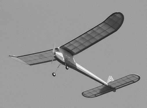 RC model s elektropohonem připomínající letadla ze zlaté éry letectví.
