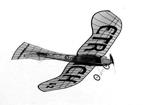 Taube 1910 019 S.E.P.E.C.A.T. Jaguar RC maketa britského letounu z I.