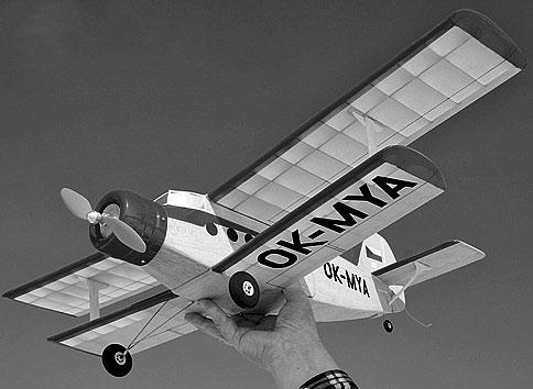 080 Antonov An-2 081 Hawker Tempest 082 Eros 083 Canon RC polomaketa na elektropohon známého