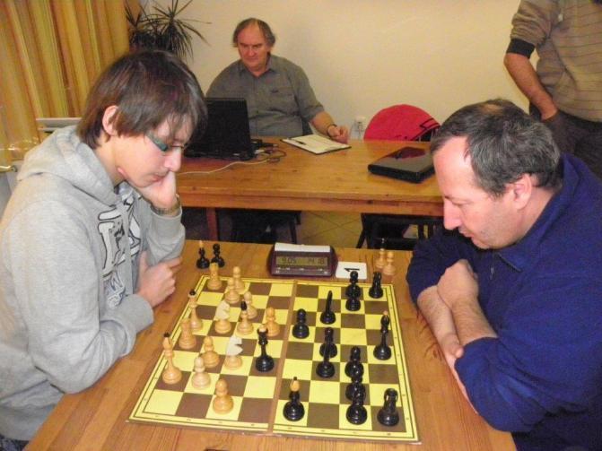 Suverénním vítězem se stal favorit turnaje Petr Walek, který z 9 partií 8 vyhrál a jen 1x remizoval. Zvítězil s náskokem celého bodu!