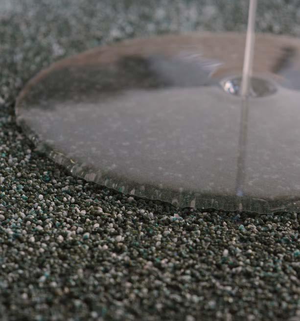 Epoxidový povrch prosypaný barevným křemičitým pískem s nastavitelnou mírou protiskluzu, tl.