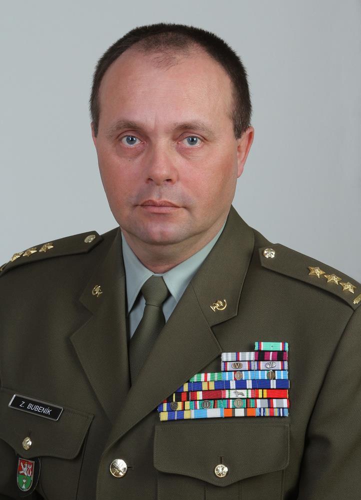 Zpravodaj vojenského zdravotnictví č. 1/2014 3 Gratulujeme plukovníkovi gšt. MUDr.