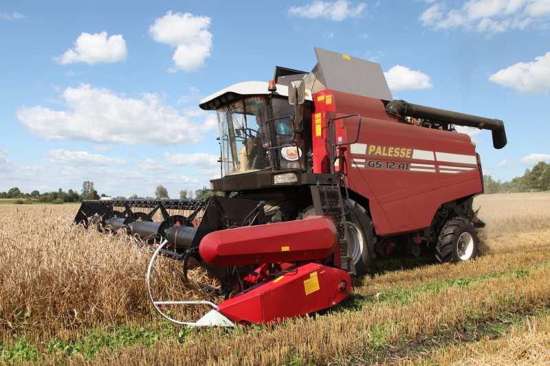 Koncern Agco zajišťuje distribuci v severských státech, proto se v tomto regionu dodávají na trh finské mlátičky také pod značkou Massey Ferguson.