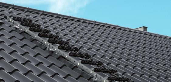 Lindab usnadňujeme výstavbu Součástí kompletní střechy je také systém odvodnění střechy a bezpečnostní prvky (lávky, žebříky, sněhové zábrany), které jsou nezbytné pro pohyb na střeše a chrání