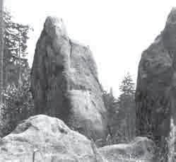 2: Cross section of the cuesta scarp with sandstone rocks Kamenná svatba ( Stone wedding ) near Svárov