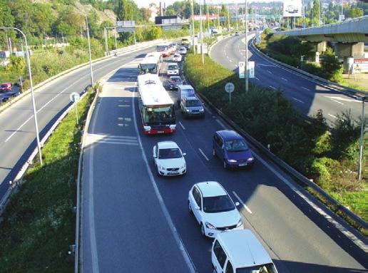 Rabakovská a Ankarská, nebo aplikaci provozu autobusů MHD po tramvajovém pásu v ul. Plzeňská, Vinohradská, či Švehlova.