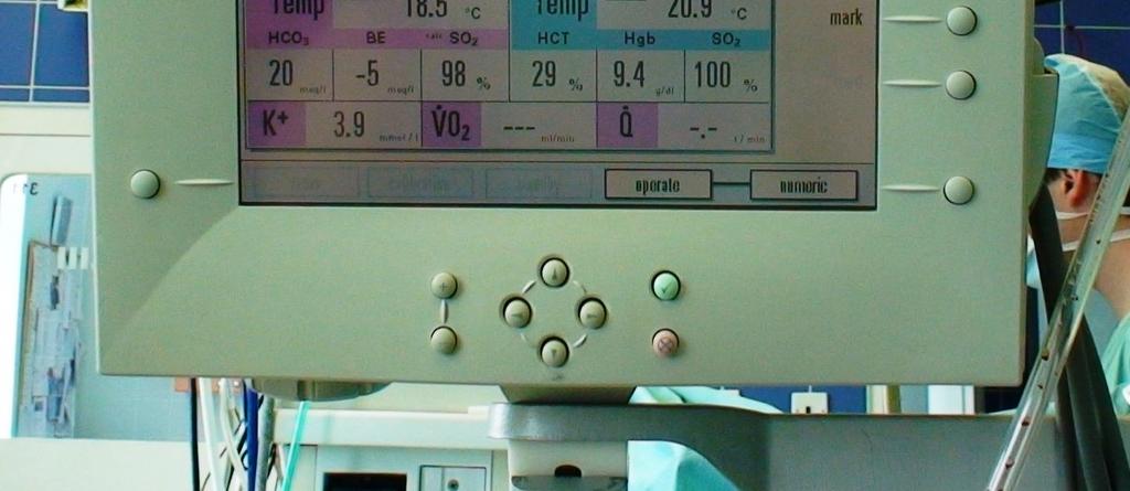 8) na jedno použití, které jsou vloženy do mimotělního oběhu. Snímače CDI obsahují fluorescentní mikrosenzory, které jsou srdcem měřícího systému CDI 500.