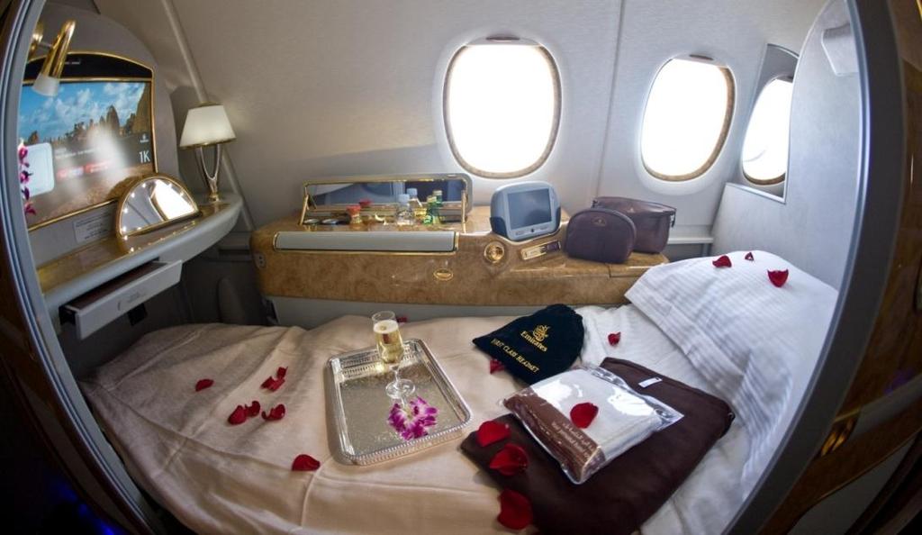 Příloha 5 Private Suit, Emirates First class Zdroj: http://her-etiquette.